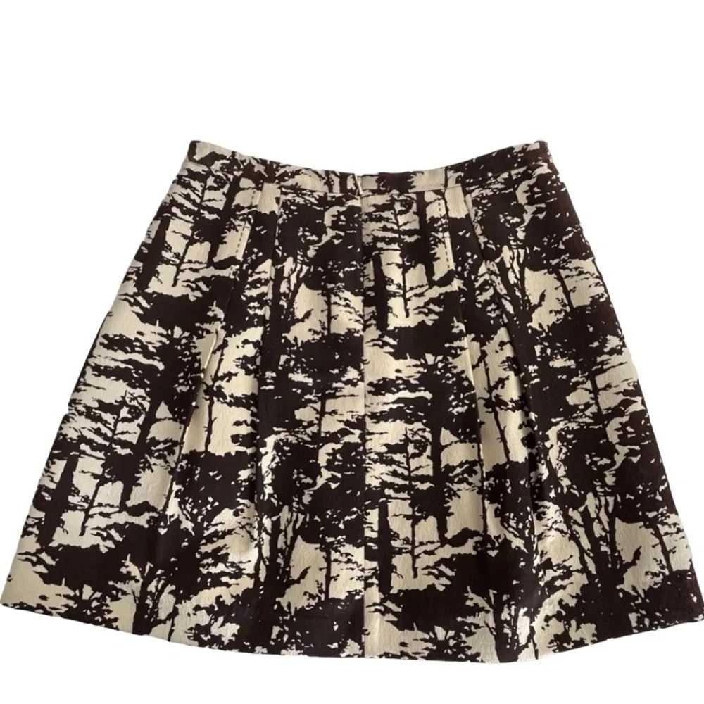 Tory Burch Skirt Size 6 A-Line @ Knee Brown & Cream Art 100% Silk Lining Pleated